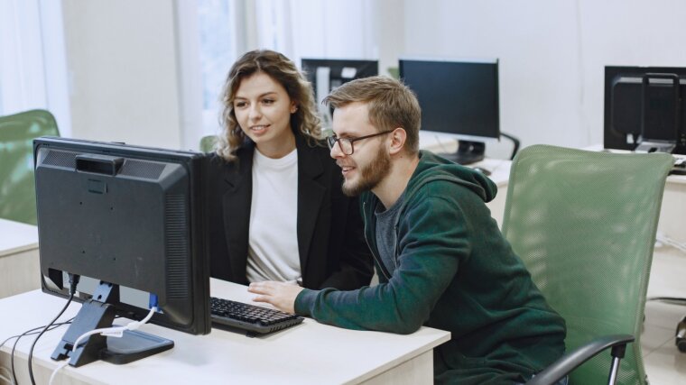 Weiterbildung von Lehrkräften im Bereich Informatik